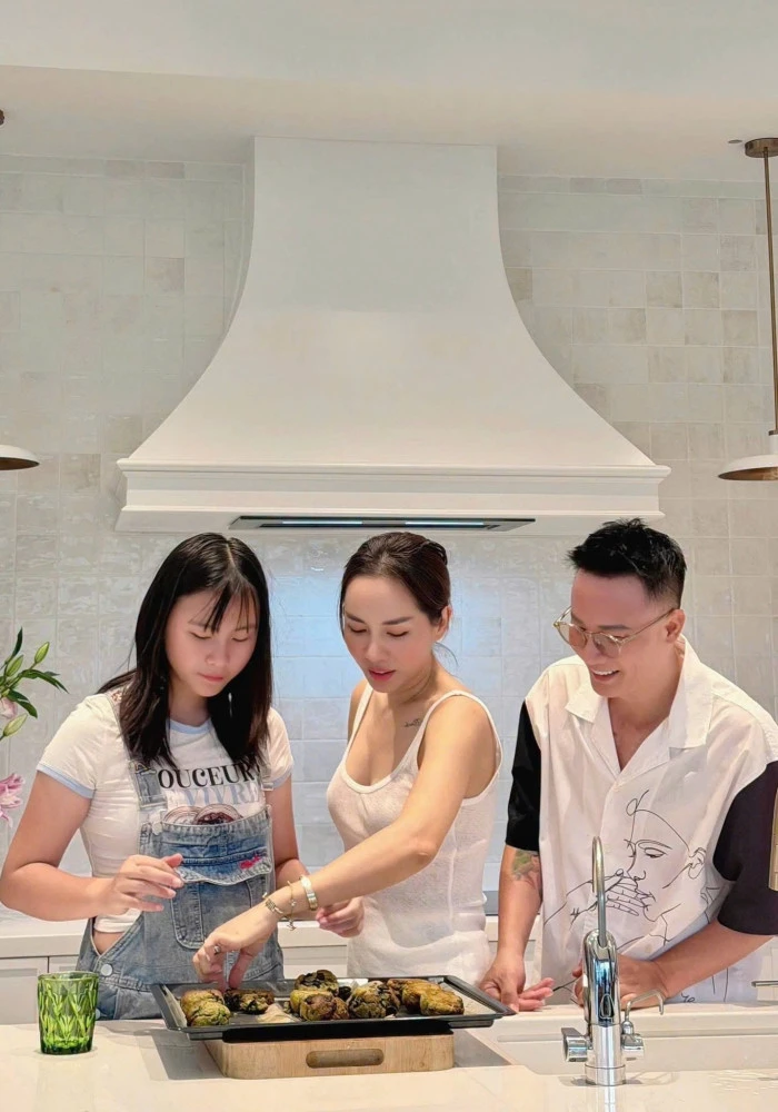 Không gian sống như mơ trong biệt thự 500m2 của Hoàng Bách và vợ cựu người mẫu - Hình 7