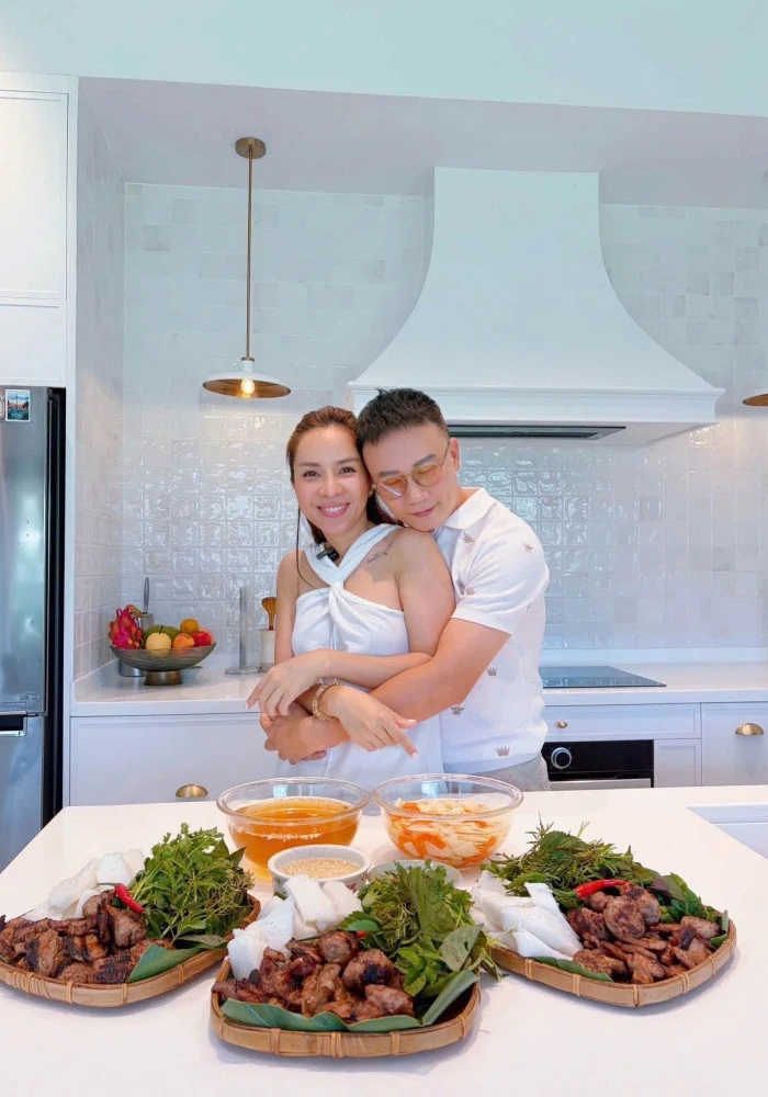 Không gian sống như mơ trong biệt thự 500m2 của Hoàng Bách và vợ cựu người mẫu - Hình 8
