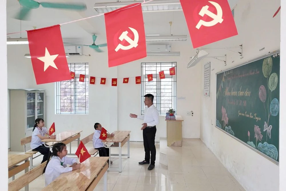 Lễ khai giảng đặc biệt của thầy giáo và 3 học sinh giữa biển trời đảo Trần - Hình 8