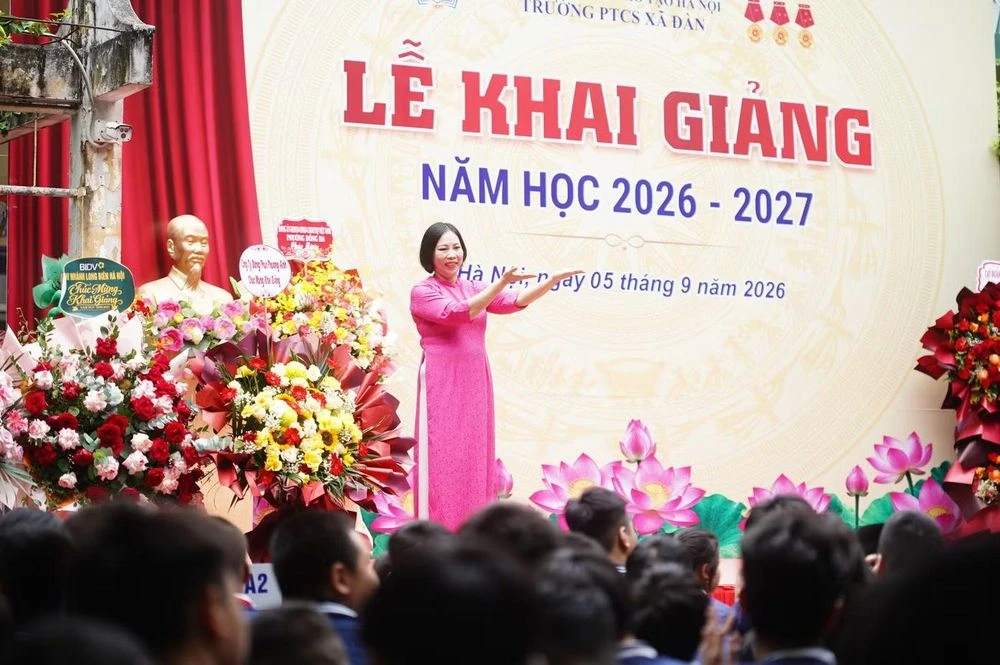 Lễ khai giảng đặc biệt ở ngôi trường thầy dạy, trò học bằng đôi tay - Hình 9