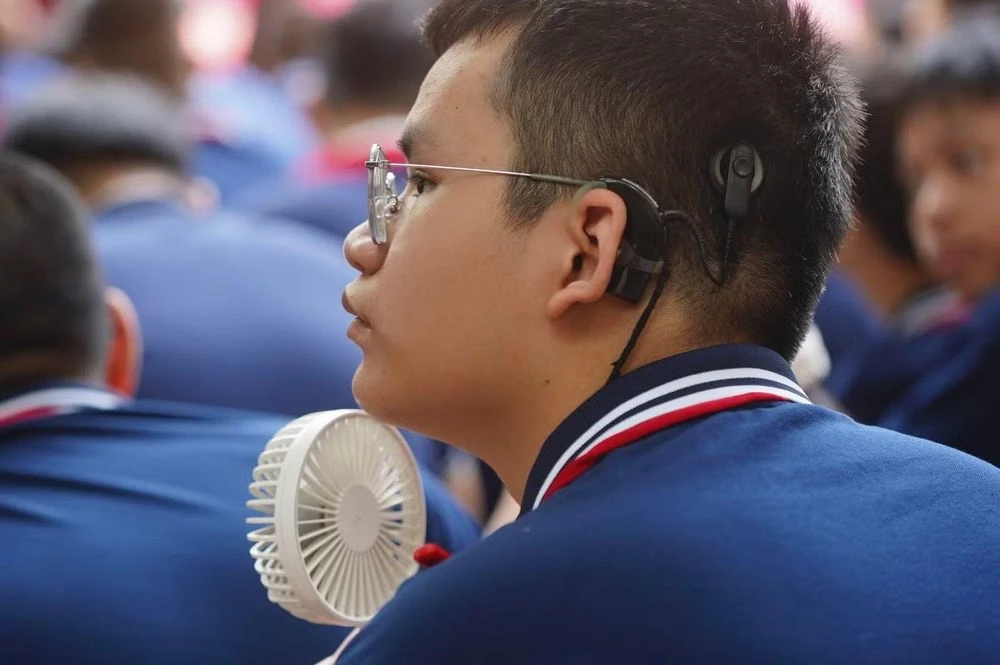 Lễ khai giảng đặc biệt ở ngôi trường thầy dạy, trò học bằng đôi tay - Hình 8