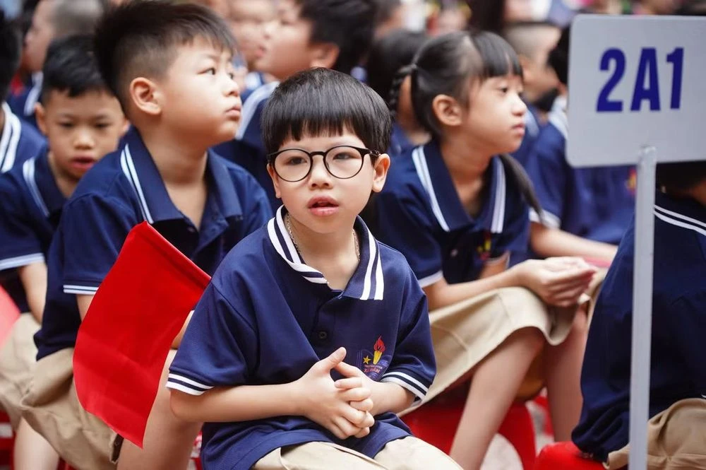 Lễ khai giảng đặc biệt ở ngôi trường thầy dạy, trò học bằng đôi tay - Hình 5