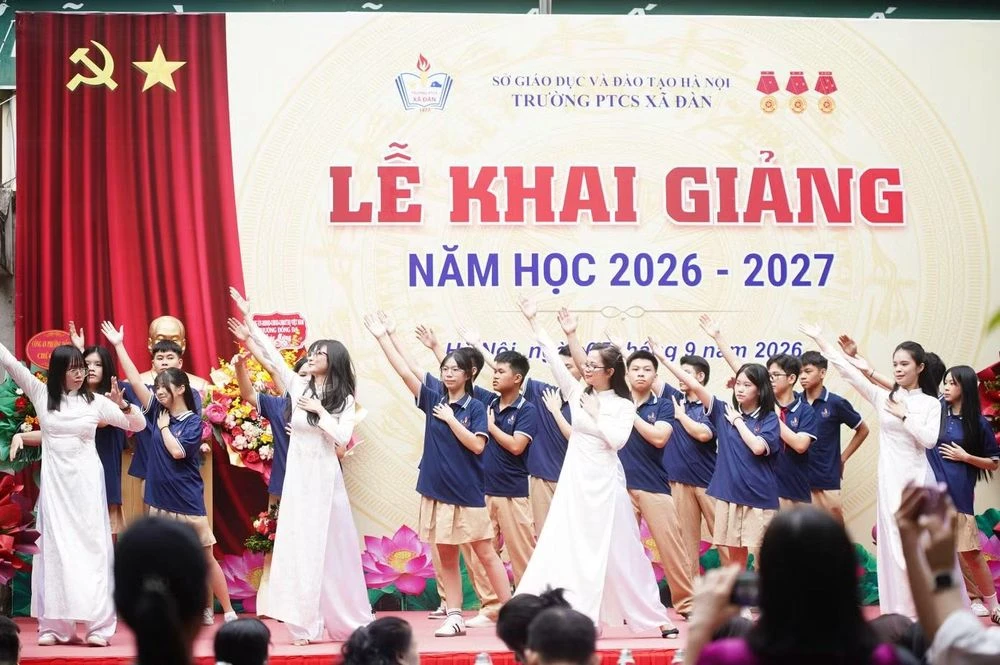Lễ khai giảng đặc biệt ở ngôi trường thầy dạy, trò học bằng đôi tay - Hình 3