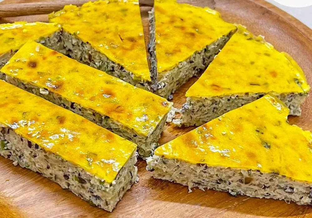 Tủ lạnh chẳng còn gì, tôi lục 3 thứ cuối cùng rồi làm ra mâm cơm ngon bất ngờ - Hình 2