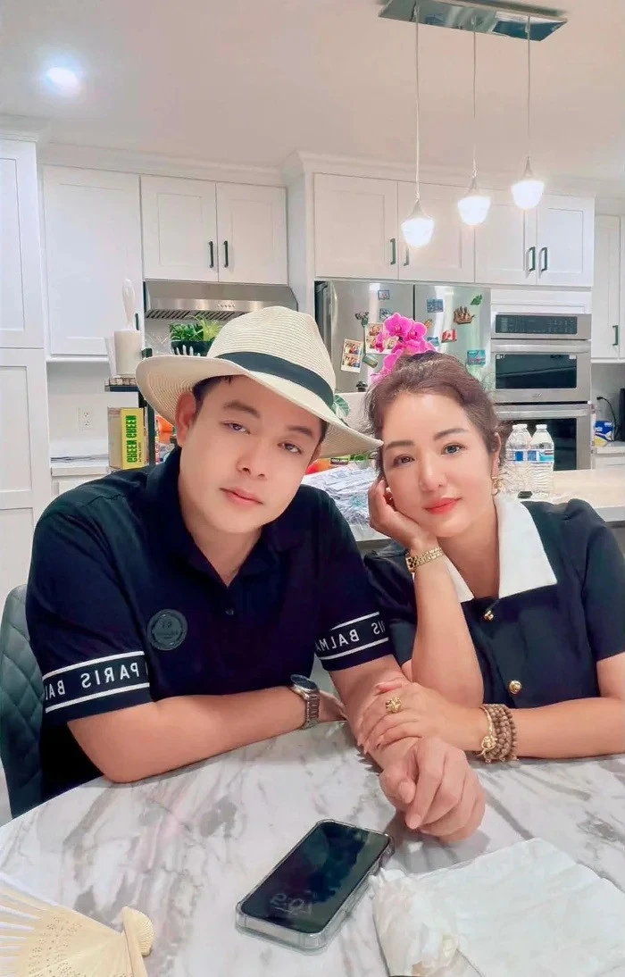 Khán giả chia buồn với ca sĩ Quang Lê - Hình 2