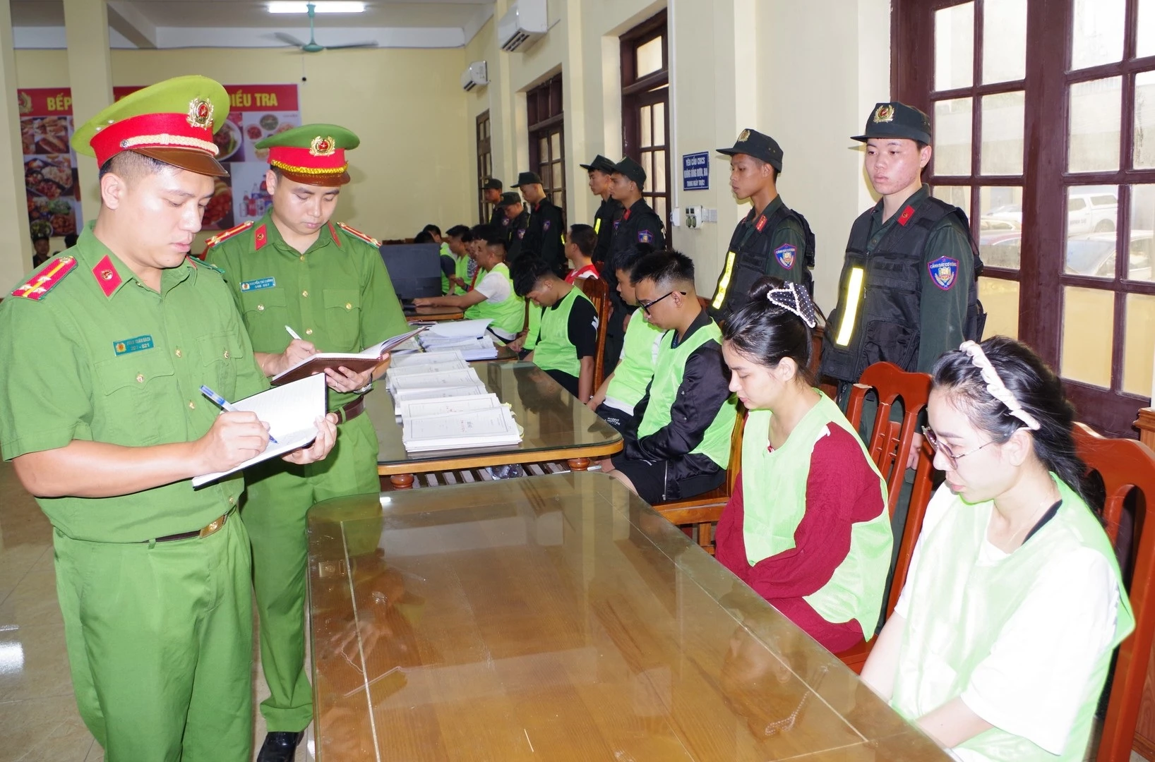 Lãnh đạo Bộ Công an đề nghị điều tra mở rộng vụ án lừa đảo 500 người dân - Hình 3