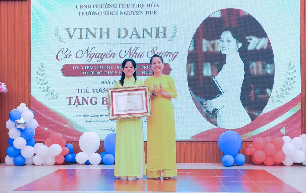 Ngày khai giảng đặc biệt của ba chị em cùng nhận Bằng khen của Thủ tướng - Hình 3