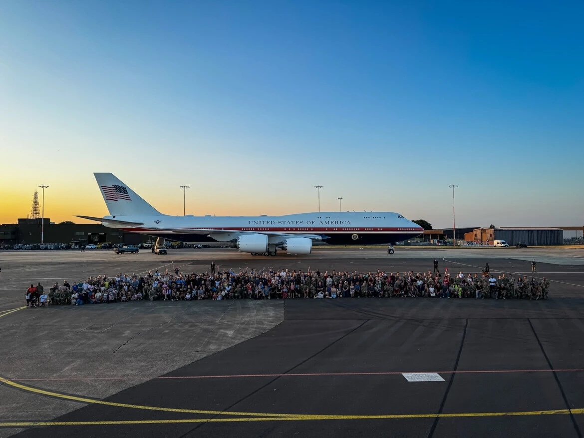 Tổng thống Trump tiếp tục sử dụng chuyên cơ Qatar tặng bất chấp lo ngại an ninh - Hình 1