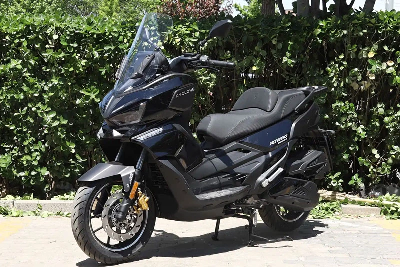 Xe tay ga 250cc trang bị radar sóng milimet, phanh ABS 2 kênh, TCS, giá hơn 72 triệu đồng - Hình 2