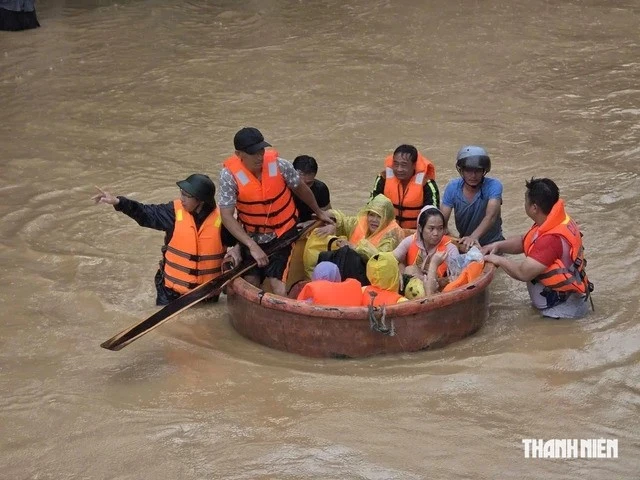 21 tỉnh thành, 5 bộ ứng phó hàng loạt hình thái thiên tai trong 10 ngày - Hình 1